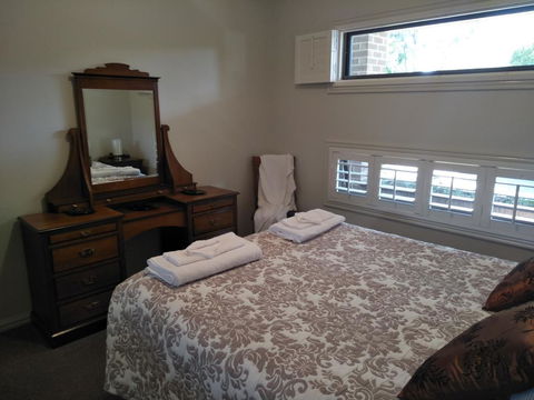 Eliza Village B&B - Queensland Tourism 3