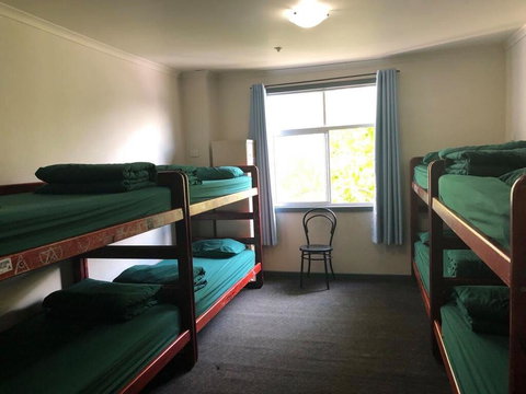 Elizabeth Hostel - Queensland Tourism 1