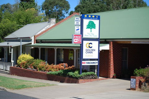 Elms Motor Inn - QLD Tourism 0
