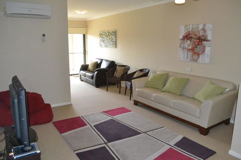 ELSINOR Townhouse 8 Mulwala - QLD Tourism 3
