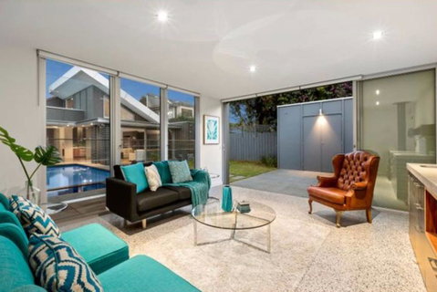 Elsternwick Paradise, Love Where You Live!!! - QLD Tourism 1