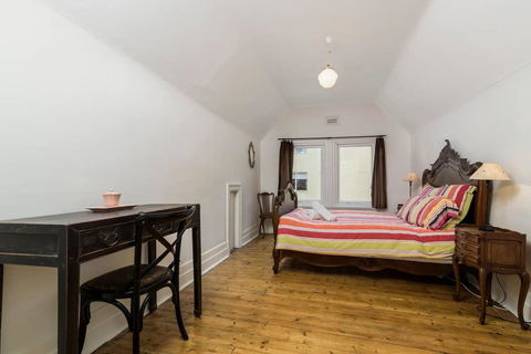 Elwood Eclectic Gem - QLD Tourism 3