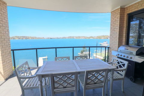 Elysium Lakehouse - QLD Tourism 1