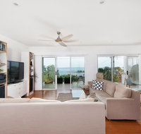 Embracing DutchiesNelsons Bay - QLD Tourism