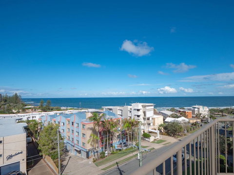 Emerald Shores Unit 6, 8 Orvieto Terrace, Kings Beach - Queensland Tourism 3