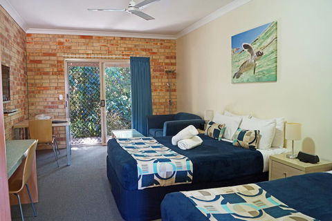 Emeraldene Inn & Eco-Lodge - Queensland Tourism 1