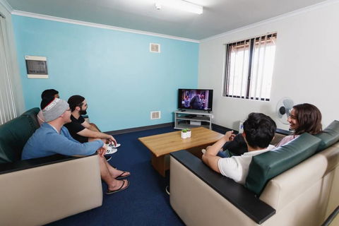 Erica Underwood House 6 Bedroom Flat - QLD Tourism 1