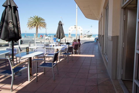Esplanade Hotel Adelaide - Queensland Tourism 3