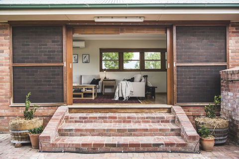 Eurunderee House - QLD Tourism 1
