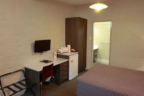 Everton Park Hotel - QLD Tourism 2