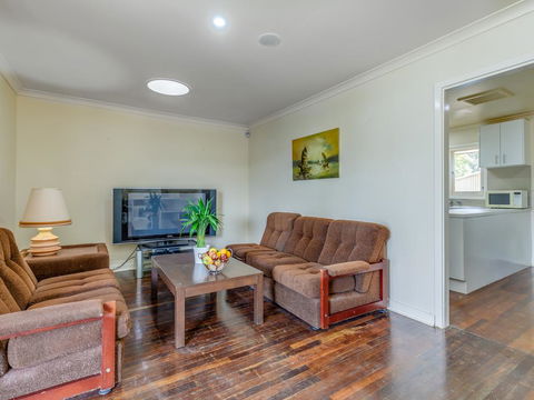 Exclusive Handy Holiday House - Queensland Tourism 0