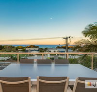 EXCLUSIVE OCEAN VIEW PENTHOUSE ON MARINE PARADE - QLD Tourism