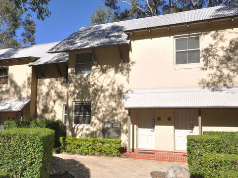 Executive 1 Bedroom Spa Villa Located Within Cypress Lakes Resort - Queensland Tourism 3