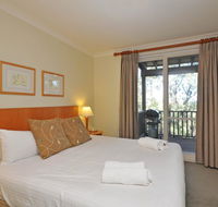 Executive 1 bedroom Spa Villa located within Cypress Lakes Resort - Queensland Tourism