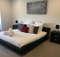 Executive Mansion Spring Racing Melbourne Cup - QLD Tourism