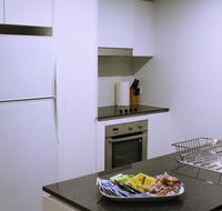 Executively Styled 2 Bed 2 Bath Perfect Location - Queensland Tourism