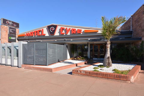 Eyre Hotel - QLD Tourism 2