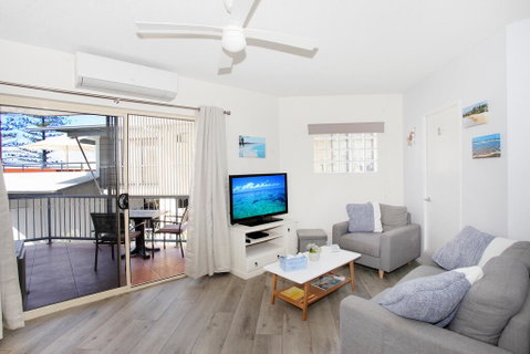 FABULOUS BEACHFRONT POSITION - QLD Tourism 2