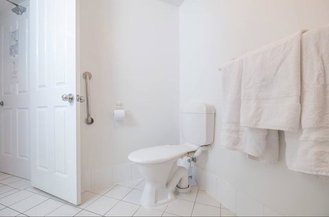 Fabulous Kangaroo Point 3 Bedroom Apartment - Queensland Tourism 2