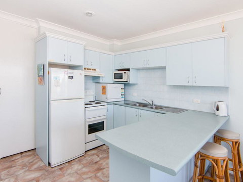 Fairholme 8, Perfect Lakefront Position - QLD Tourism 1