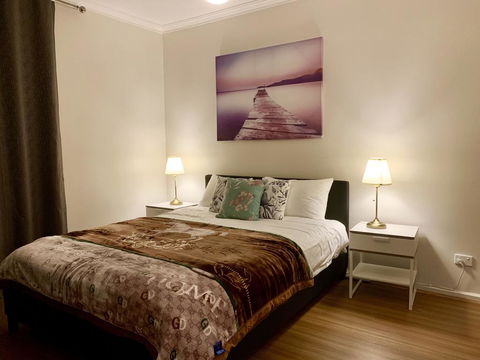 Family Home In Prime Location Melbourne - Queensland Tourism 3