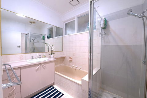 Family Home In Prime Location Melbourne - Queensland Tourism 2