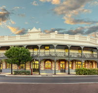 Farmers Home Hotel