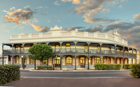 Farmers Home Hotel - QLD Tourism 0