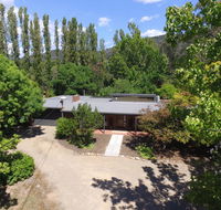 Farrington House - On the banks of the Ovens River - Queensland Tourism