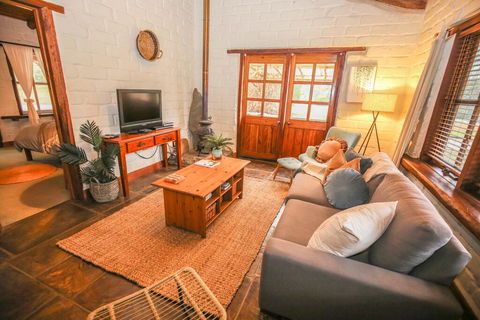 Feathertop Retreat - Queensland Tourism 2