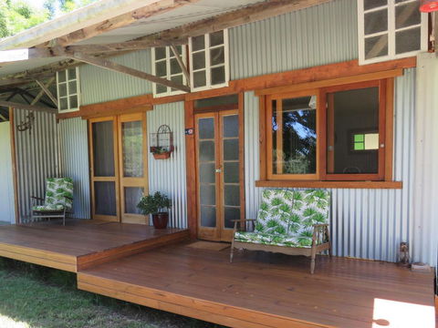 Fig Tree Retro Studio - QLD Tourism 1