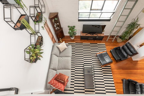 Fitzroy Converted Warehouse Penthouse - QLD Tourism 0