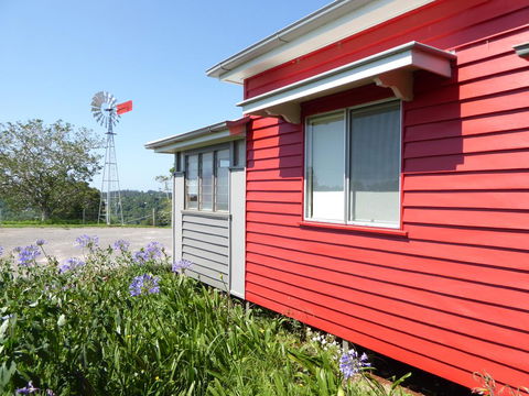 Flame Hill Vineyard - Queensland Tourism 0