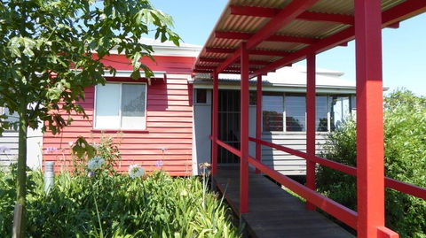 Flame Hill Vineyard - Queensland Tourism 3