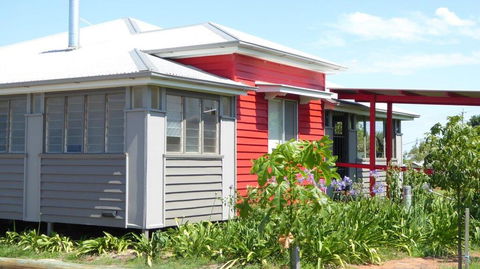 Flame Hill Vineyard - Queensland Tourism 1