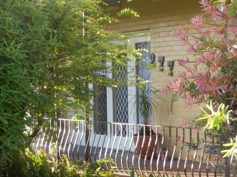 Flying Spur Motel - Queensland Tourism 0