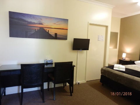 Flying Spur Motel - Queensland Tourism 2