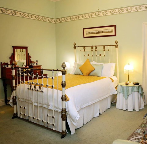 Forgandenny House B&B - QLD Tourism 1