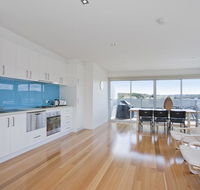 Four Kings Apartment - Deluxe 2br 3 - Queensland Tourism