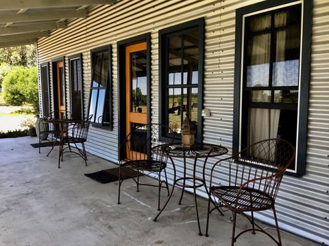French Island Cottage - Queensland Tourism 2