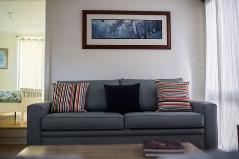 Funky Flat On Acreage - Queensland Tourism 1