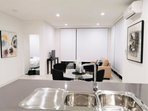 G02 Courtyard Apartment - QLD Tourism 3