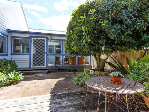 Garden Cottage - QLD Tourism 1