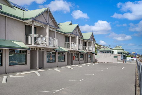 Geraldton Motor Inn - QLD Tourism 0