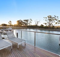 Gippsland Lakehouse A - Canal frontage - QLD Tourism