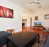 Glandore Estate Vineyard Homestead onsite cellar door  walk to restaurants incl EXP - Queensland Tourism