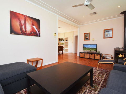 Glandore Estate Vineyard Homestead Onsite Cellar Door + Walk To Restaurants Incl EXP - Queensland Tourism 0