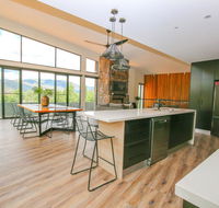 Glass House - Bright - Queensland Tourism