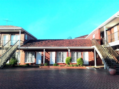 Glen Inn - QLD Tourism 0