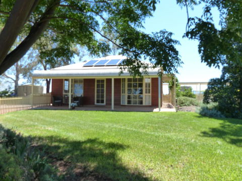 Glenbar Cottage Yelta - Queensland Tourism 3